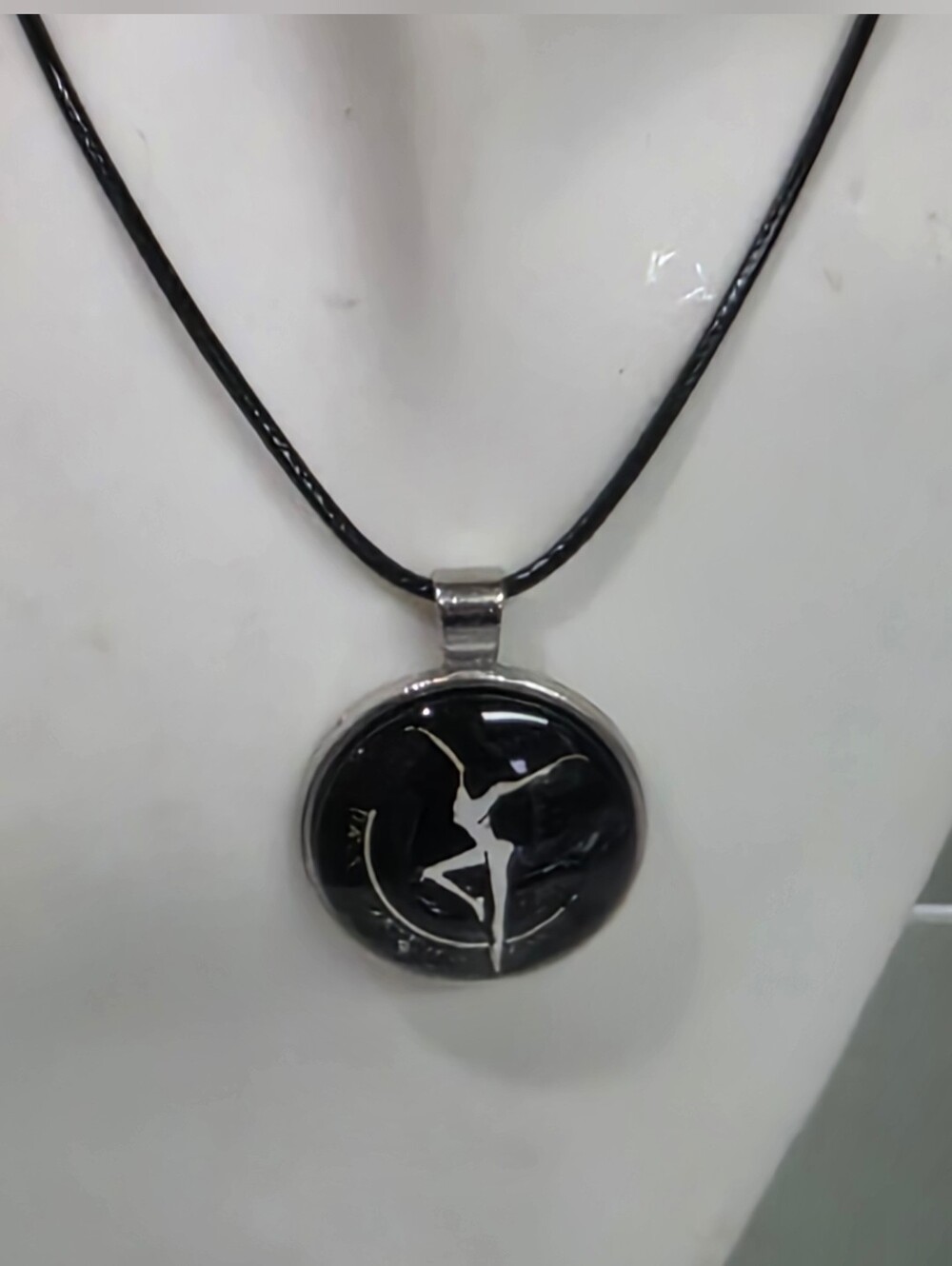 CUSTOM MADE DMB DAVE MATTHEWS BAND Logo Cibachon Necklace Unisex Adjustable